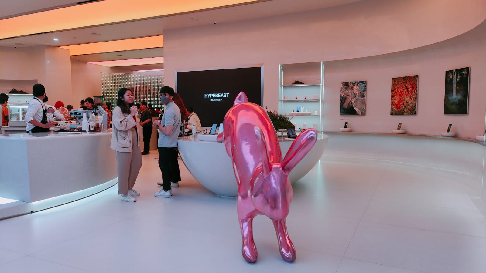 Tokoh Inspiratif Industri Kreatif Hadir di Pameran Foto "Hypebeast Next 100 Indonesia"