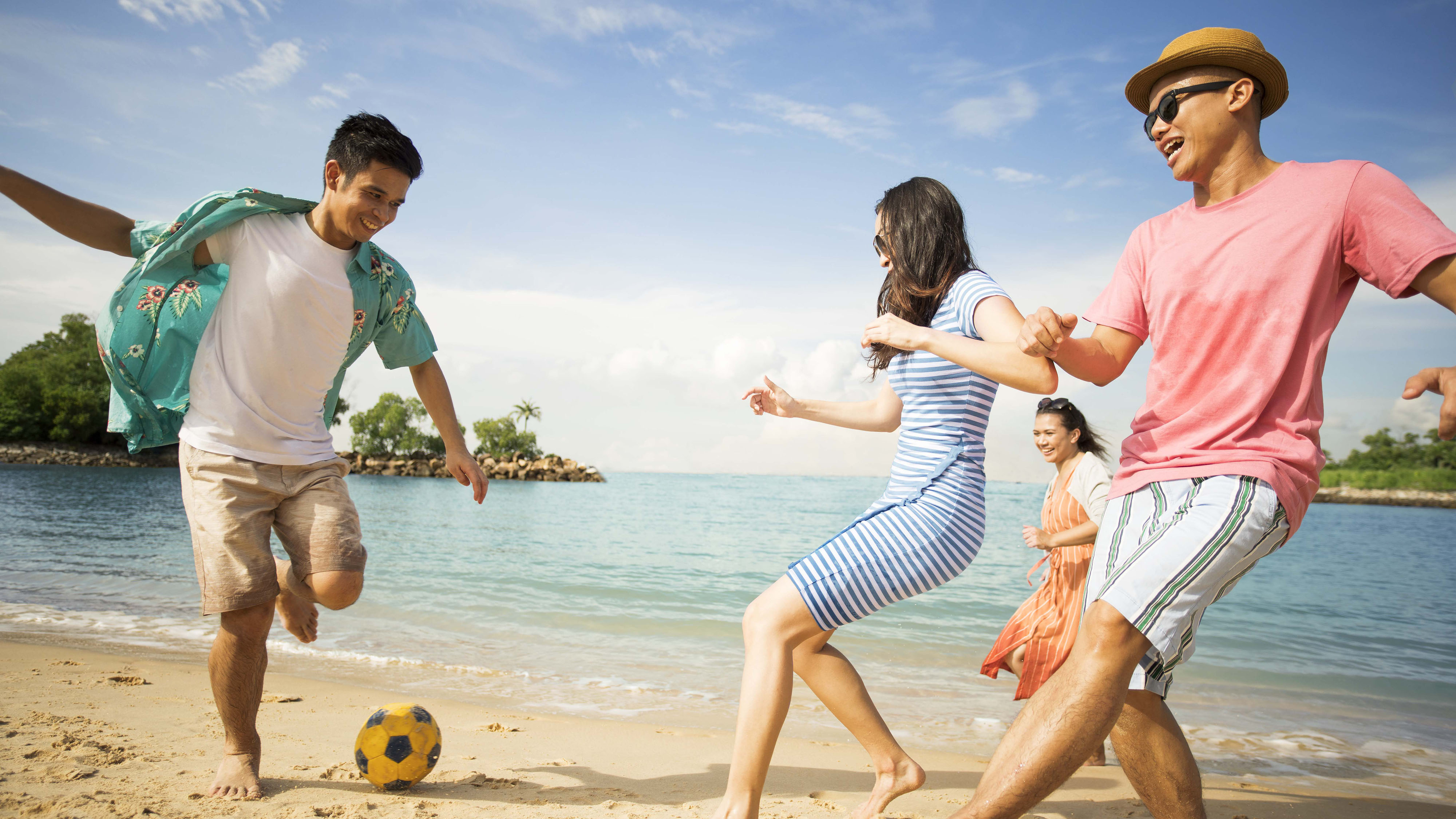 8 Tips Liburan di Pantai Bersama Anak Agar Akhir Tahun Menyenangkan