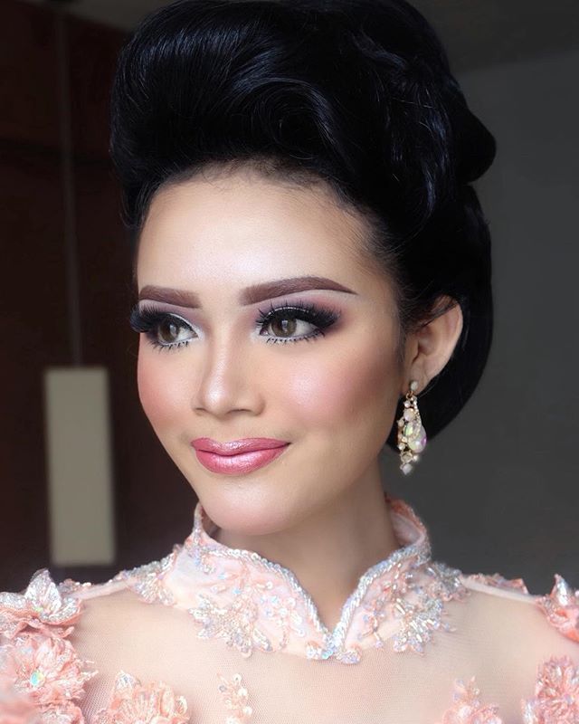 5 Makeup Memukau di Sosial Media Pilihan Women Indonesia