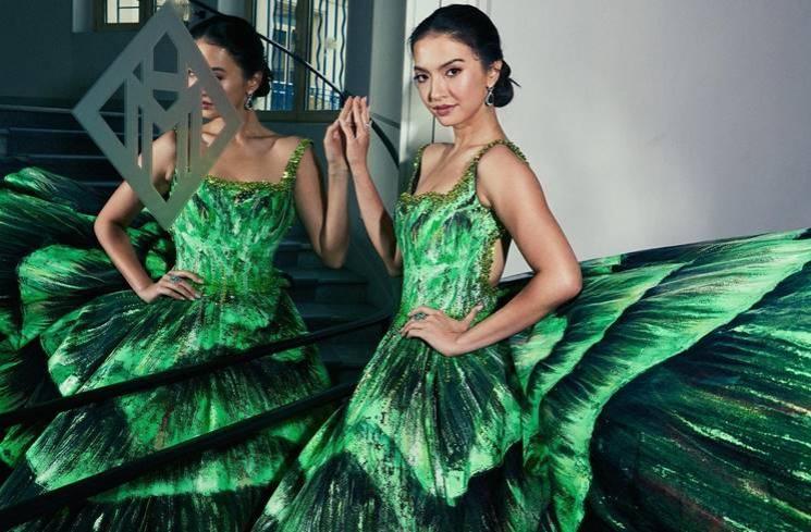 Pesona Baju Warna Hijau Inspirasi 6 Selebritis Dunia