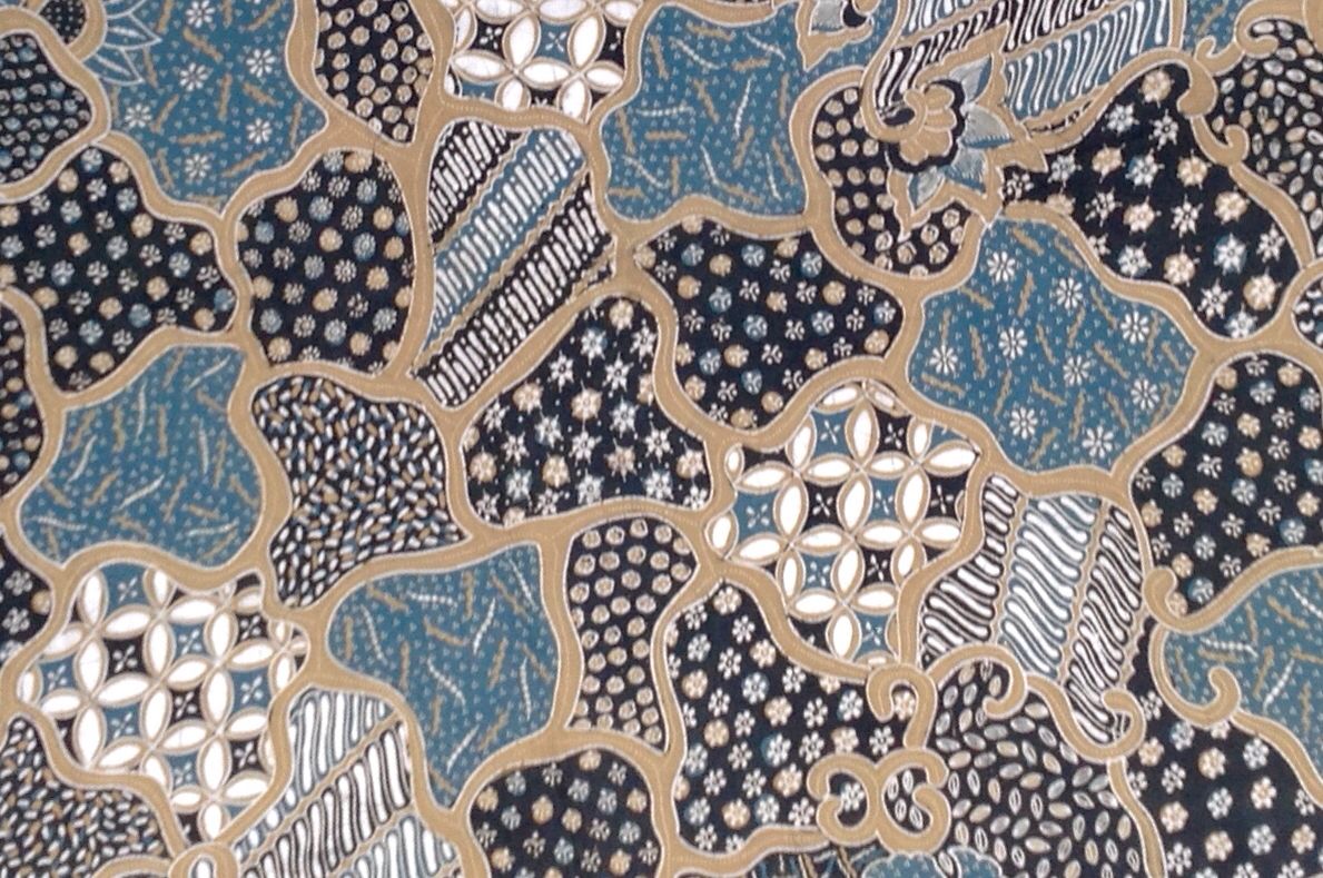 7 Jenis Batik Indonesia dengan Corak Klasik yang Memukau