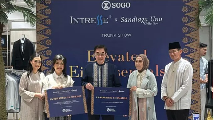 Penyerahan donasi kepada Yayasan Indonesia Setara, melalui program donasi 1% dari setiap penjualan produk INTRESSE bersama SOGO (Documentasi By, INTRESSE)