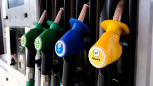 Carburants : le prix du sans-plomb atteint un sommet historique en France