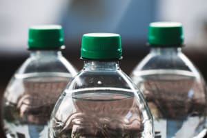 Déchets : le gouvernement renonce à la consigne obligatoire des bouteilles en plastique