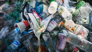Le gouvernement renonce à la consigne obligatoire des bouteilles en plastique