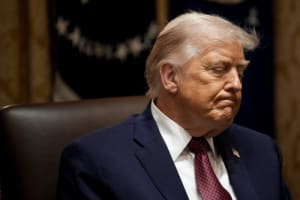 Washington ouvre un front économique contre l'Iran et cible la CPI