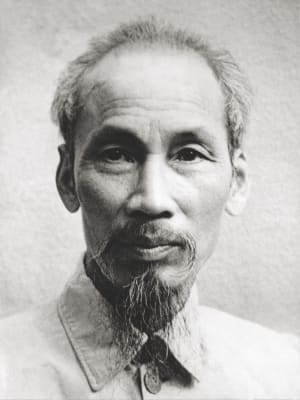 L'ambassade du Vietnam rend hommage à Hô Chi Minh à Montreuil
