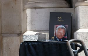 Obsèques de Philippe Bouvard : un dernier hommage rendu à Cannes