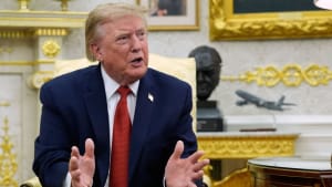 Donald Trump estime que les attaques de l'Iran isolent Téhéran