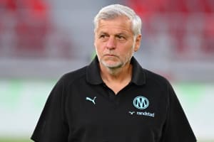 Ligue 1 : ovation pour Bruno Genesio avant le choc Monaco-Marseille