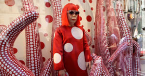 Disparition de Yayoi Kusama · retour sur le parcours d'une figure majeure de l'art contemporain