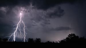 Orages : 44 départements placés en vigilance orange par Météo-France