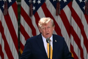 Donald Trump durcit le ton face au Canada sur les tarifs douaniers