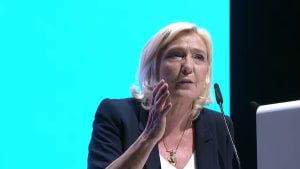 Hausse des taux d'intérêt : Marine Le Pen critique le bilan financier d'Emmanuel Macron