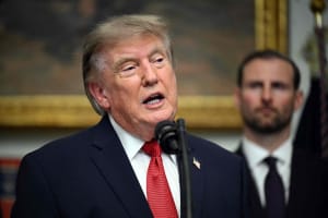 Face à l'Iran, Donald Trump annonce une offensive économique sans précédent