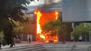 Nantes : le lycée Nelson-Mandela ravagé par un incendie criminel lors de blocus