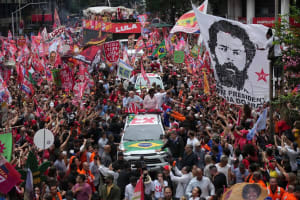 Brésil : des services diplomatiques fermés avant l'élection présidentielle sous tension