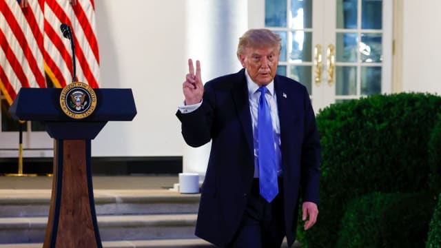 Donald Trump se réjouit du départ d’Harry et Meghan des États-Unis