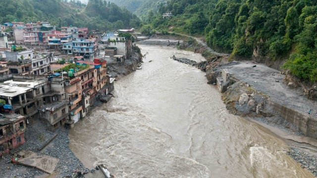 Nepal Floods: Rescue Teams Search for Thousands Missing