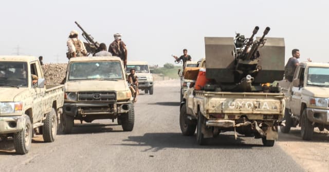 Offensive massive des rebelles houthistes vers le détroit stratégique de Bab al-Mandab