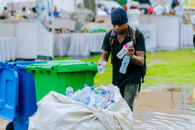 Le gouvernement renonce à la consigne obligatoire des bouteilles en plastique
