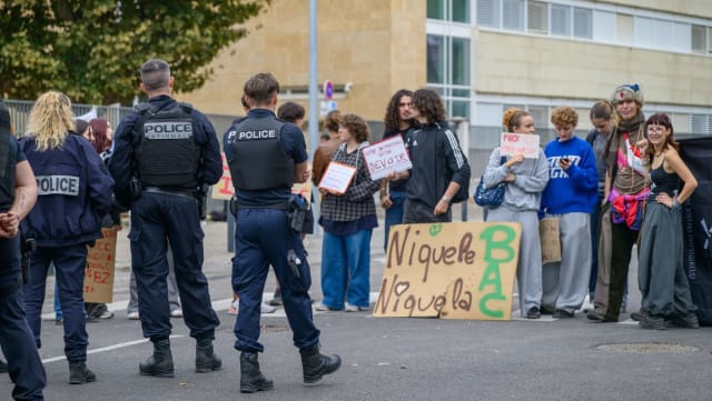 Blocages de lycées : plus de 400 établissements fermés sur fond de violences