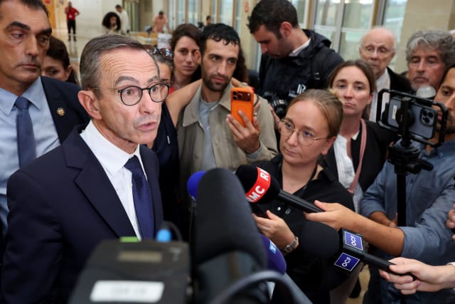 Bruno Retailleau suggère d’étudier la dissolution de La France insoumise