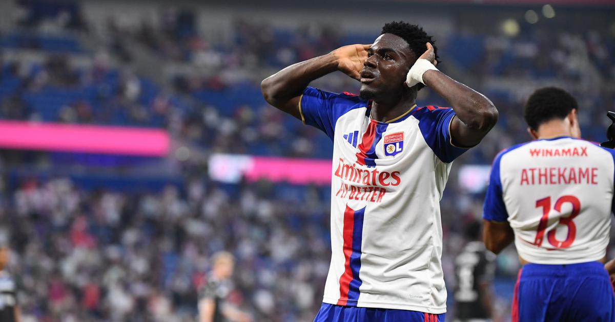 Ligue 1 : battant Auxerre, l'Olympique Lyonnais prend provisoirement la tête du championnat
