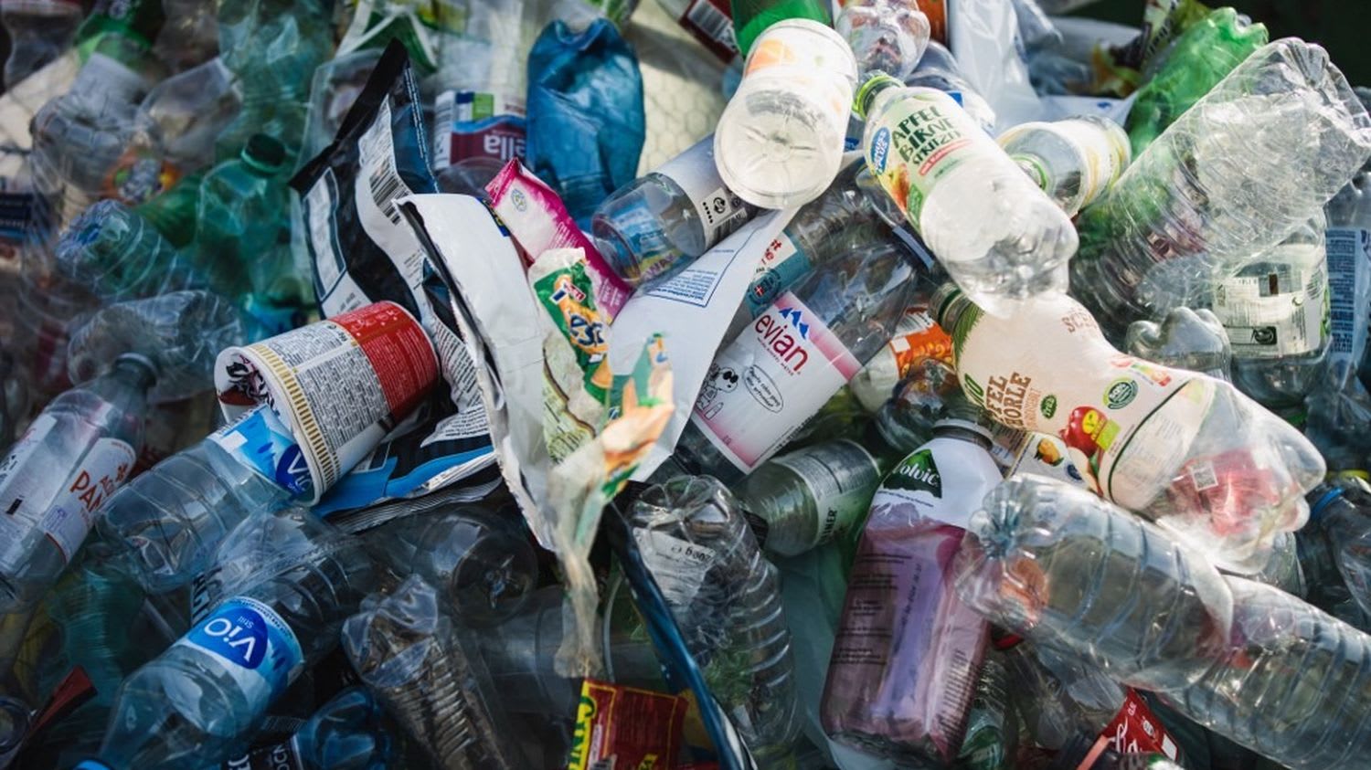 Le gouvernement renonce à la consigne obligatoire des bouteilles en plastique