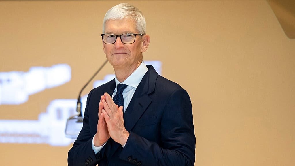 John Ternus succède à Tim Cook à la direction d'Apple