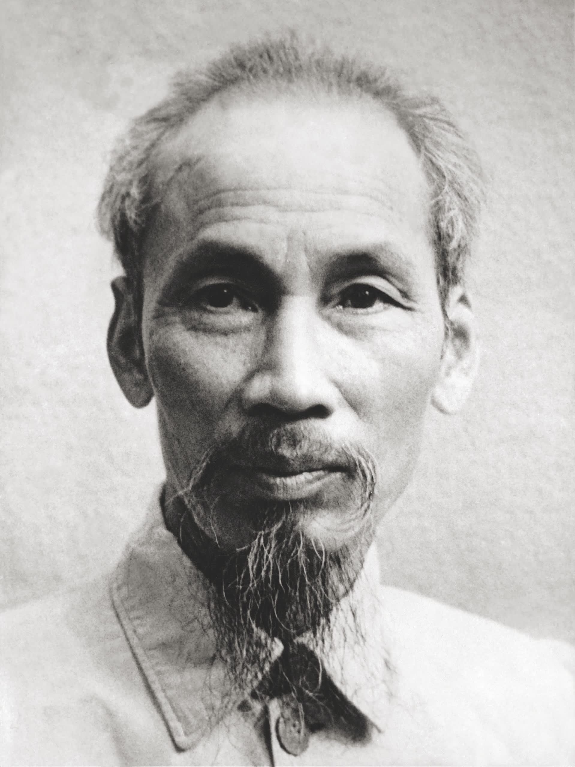 L'ambassade du Vietnam rend hommage à Hô Chi Minh à Montreuil
