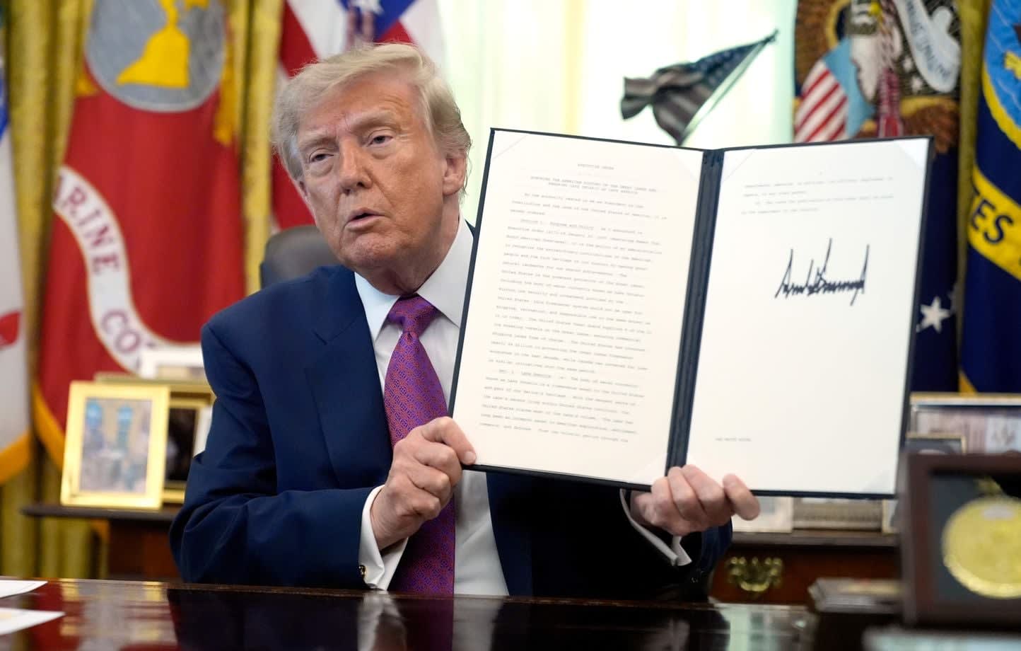 Donald Trump signe un décret pour renommer le lac Ontario en « lac d’Amérique »