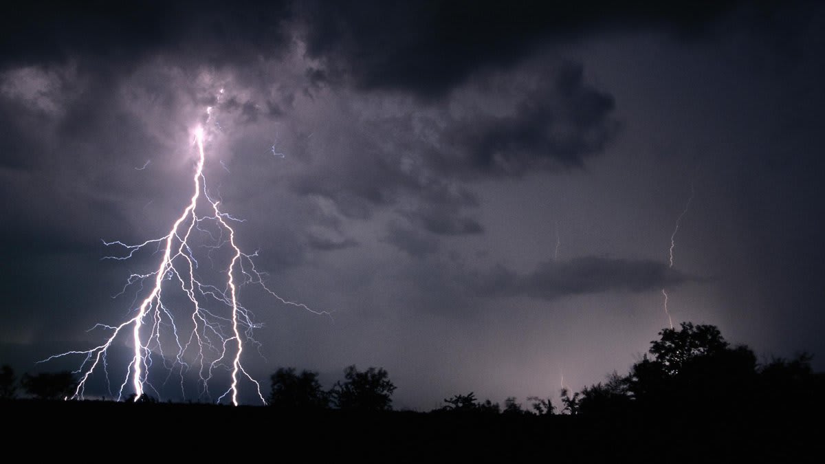 Orages : 44 départements placés en vigilance orange par Météo-France