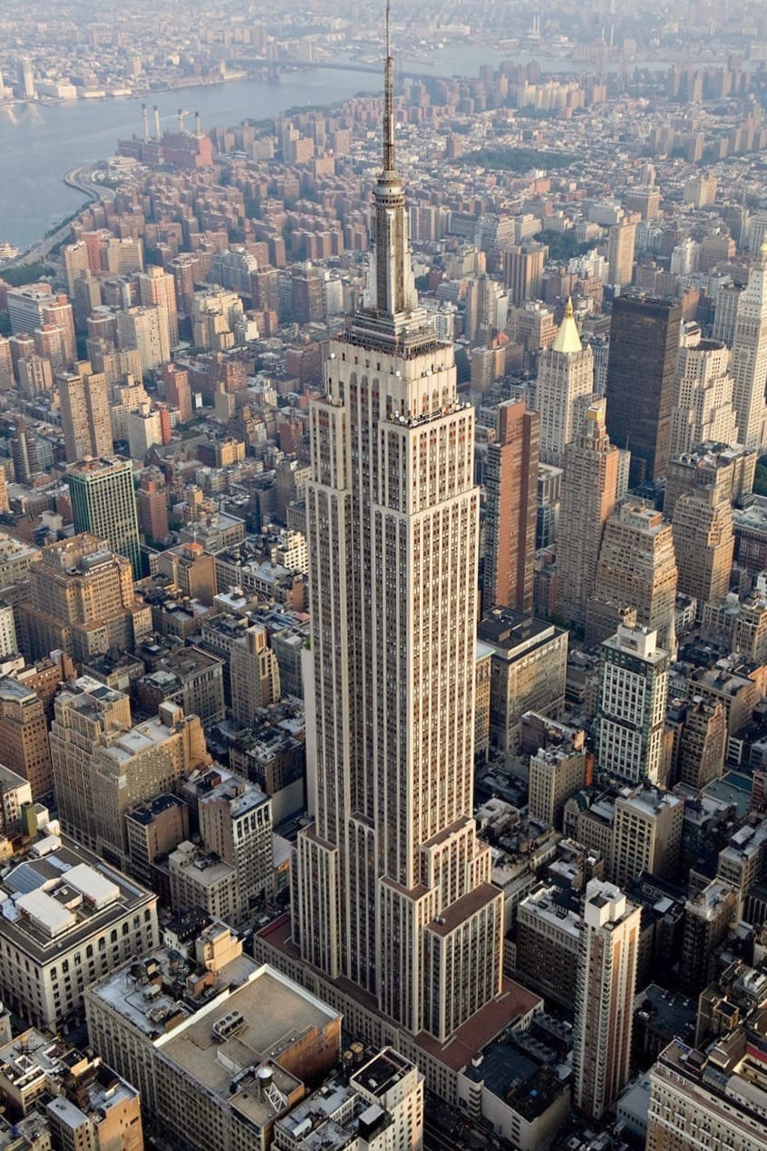 L'Empire State Building s'illumine en rose pour honorer Dolly Parton