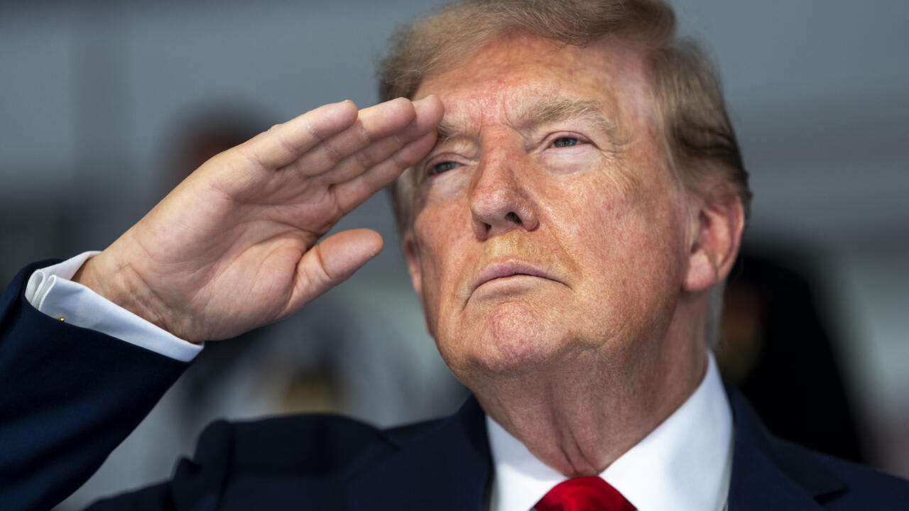 Tension diplomatique : Donald Trump annonce une surtaxe de 50 % sur les importations canadiennes