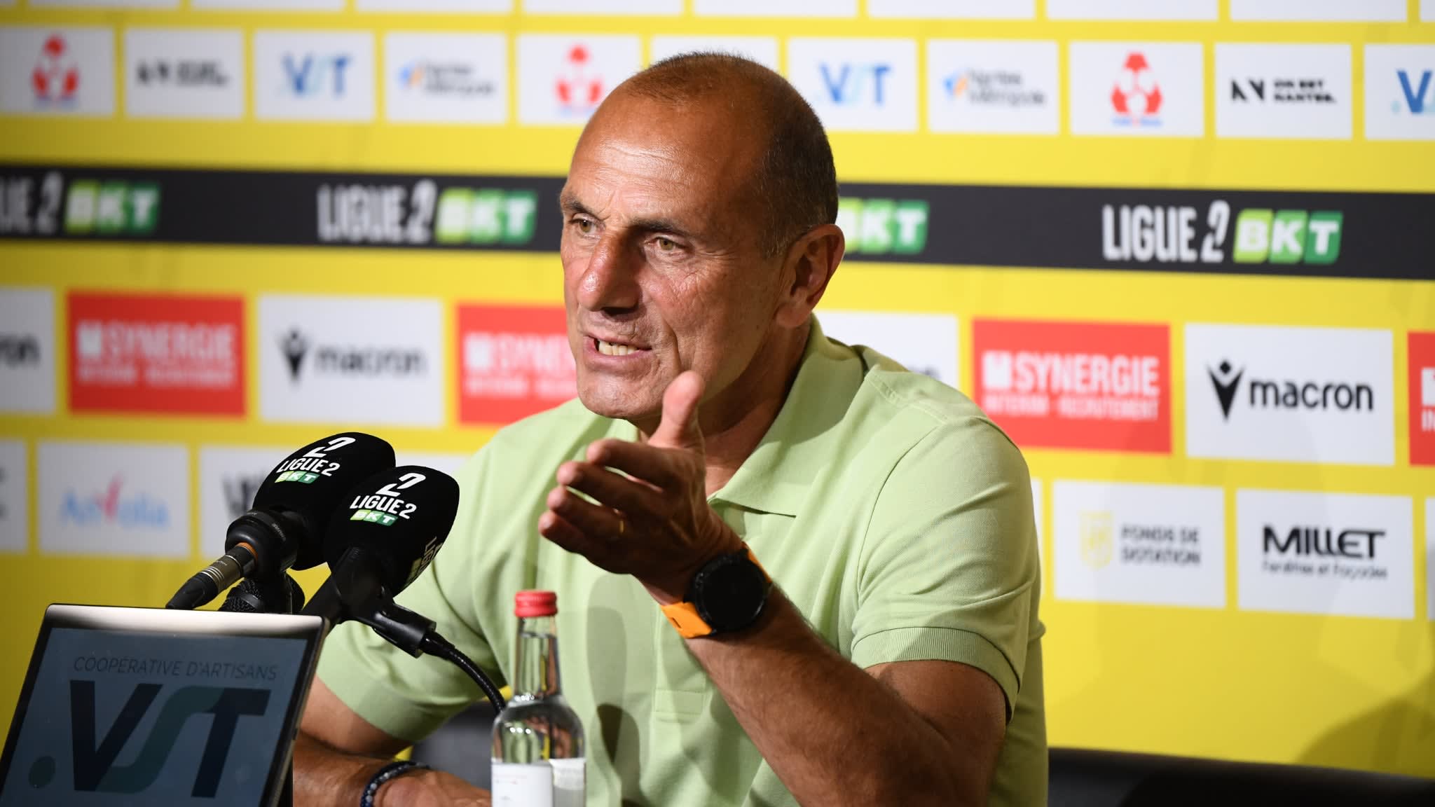 Football : le FC Nantes se sépare déjà de son entraîneur Michel Der Zakarian