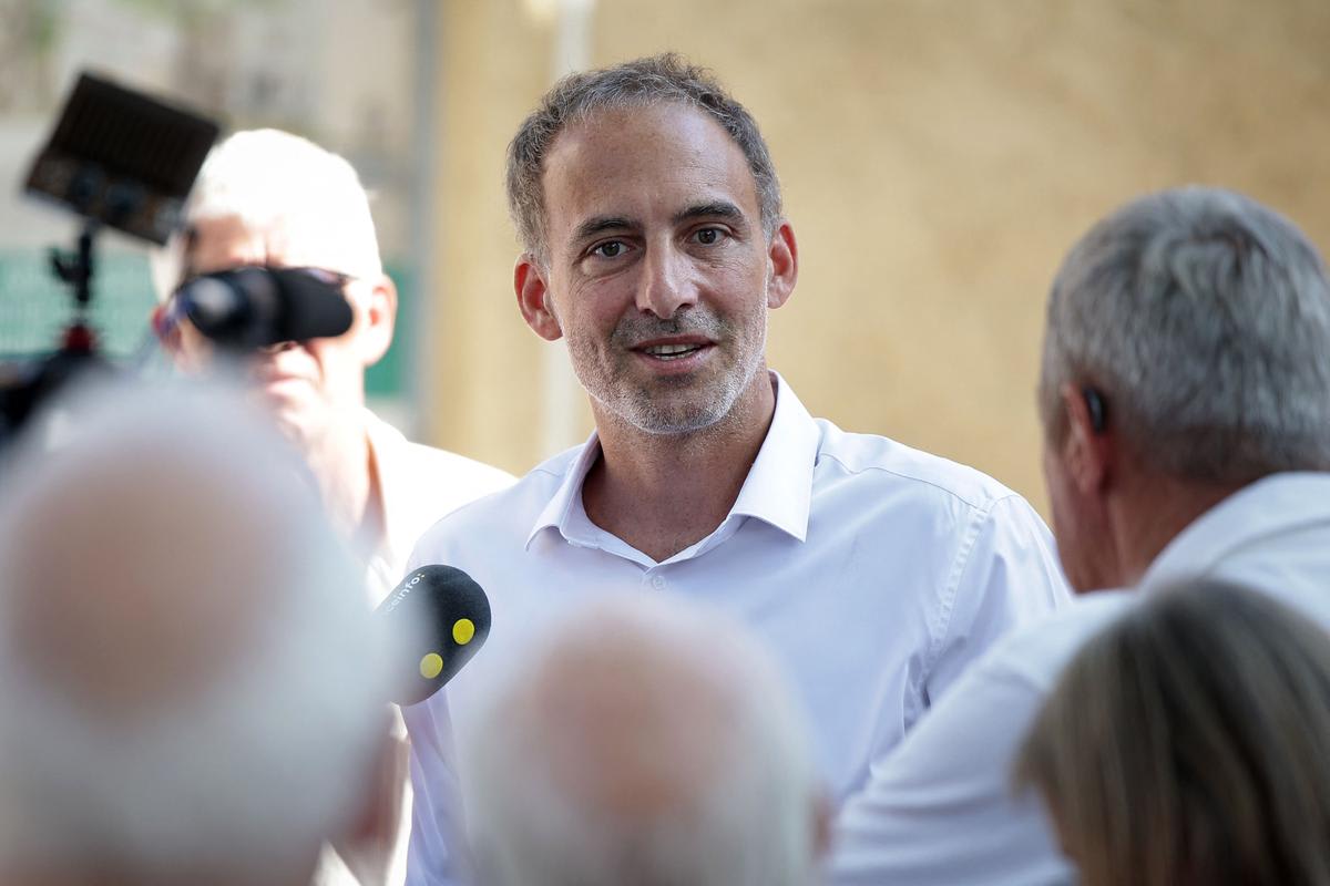 Présidentielle 2027 : Raphaël Glucksmann lance sa campagne en Charente-Maritime