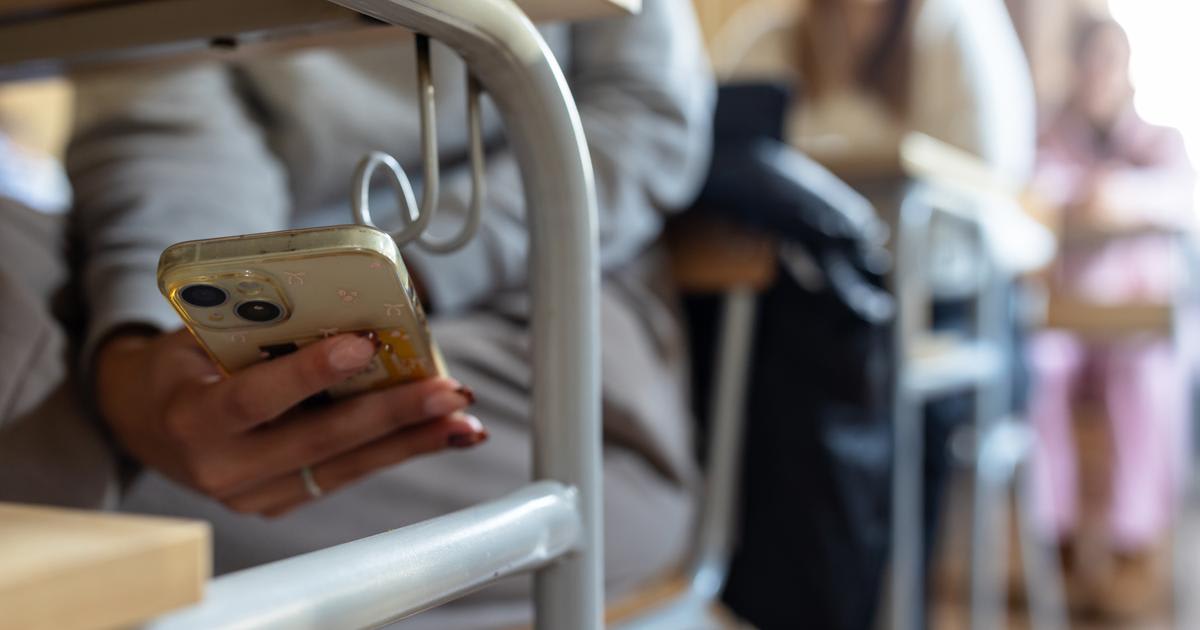 L'interdiction des téléphones portables dans les lycées pourra s'appliquer dès la rentrée