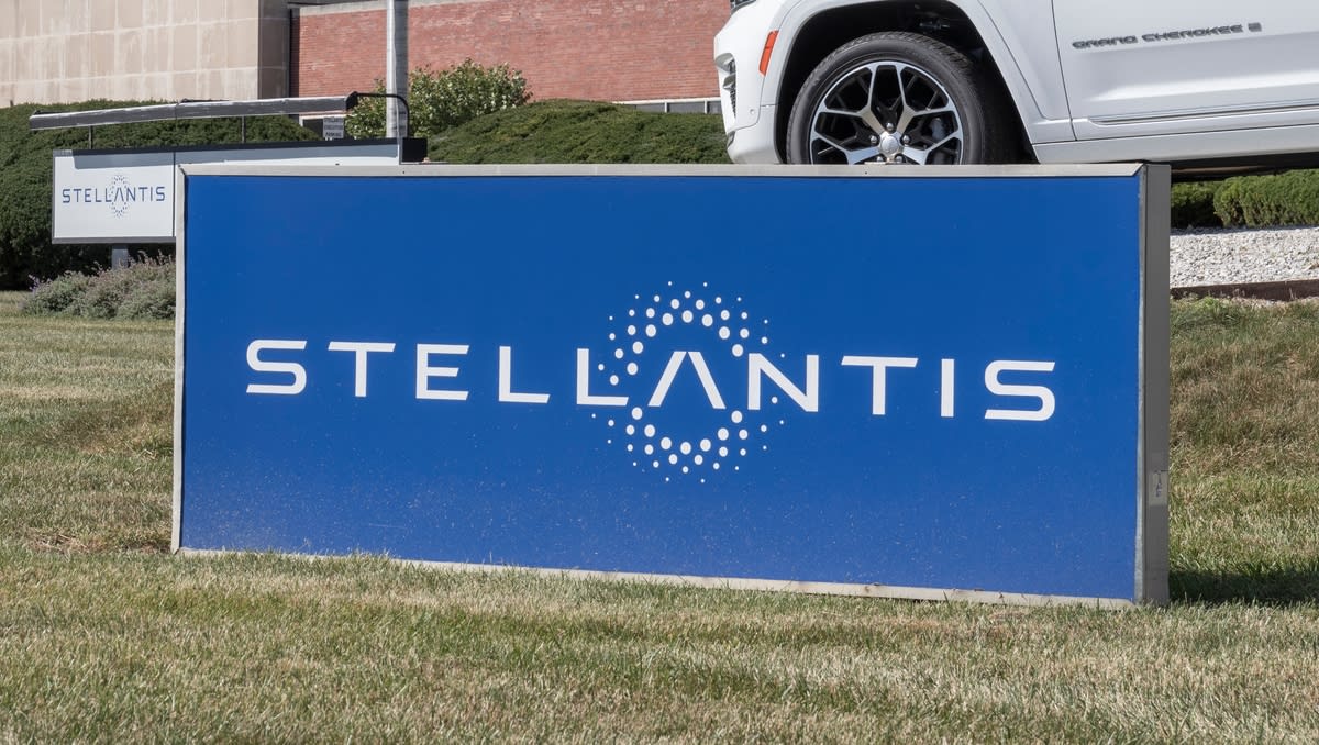 Stellantis rappelle un million de véhicules pour un défaut de caméra de recul