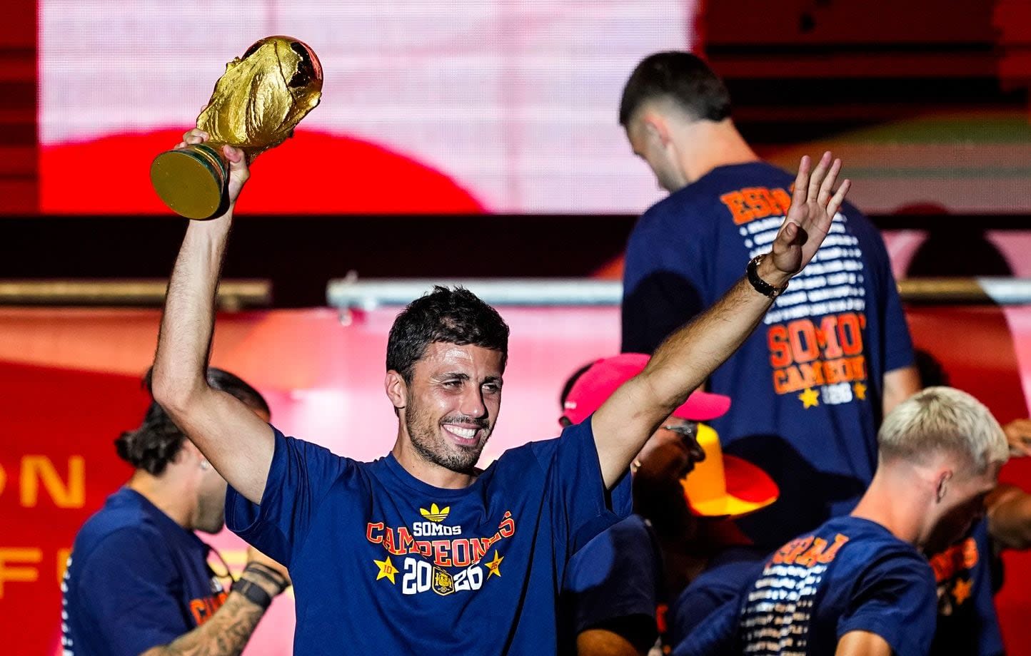 Le milieu de terrain Rodri s'engage officiellement avec le FC Barcelone