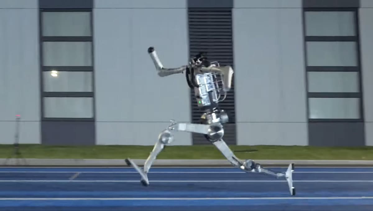 Bipédie robotique : une machine chinoise franchit le seuil de vitesse d'Usain Bolt