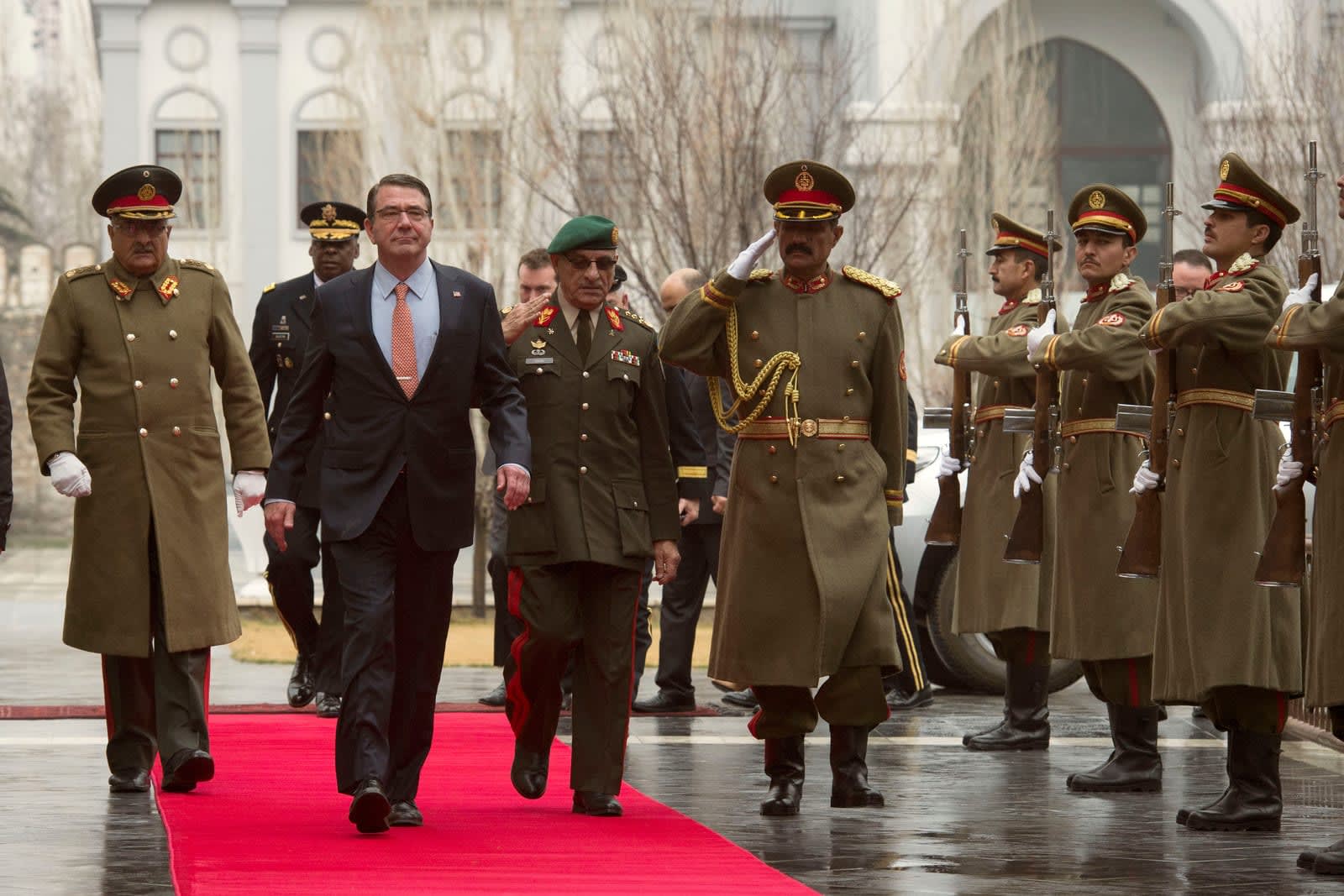 Le palais présidentiel (Arg) à Kaboul avec une haie d'honneur militaire, siège du pouvoir taliban depuis 2021