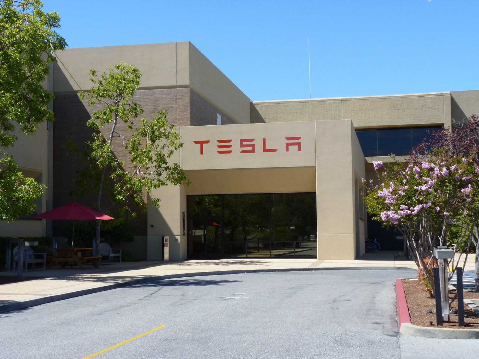 Tesla en Europe: l’activation du FSD soumise à un quiz déroutant en deux questions