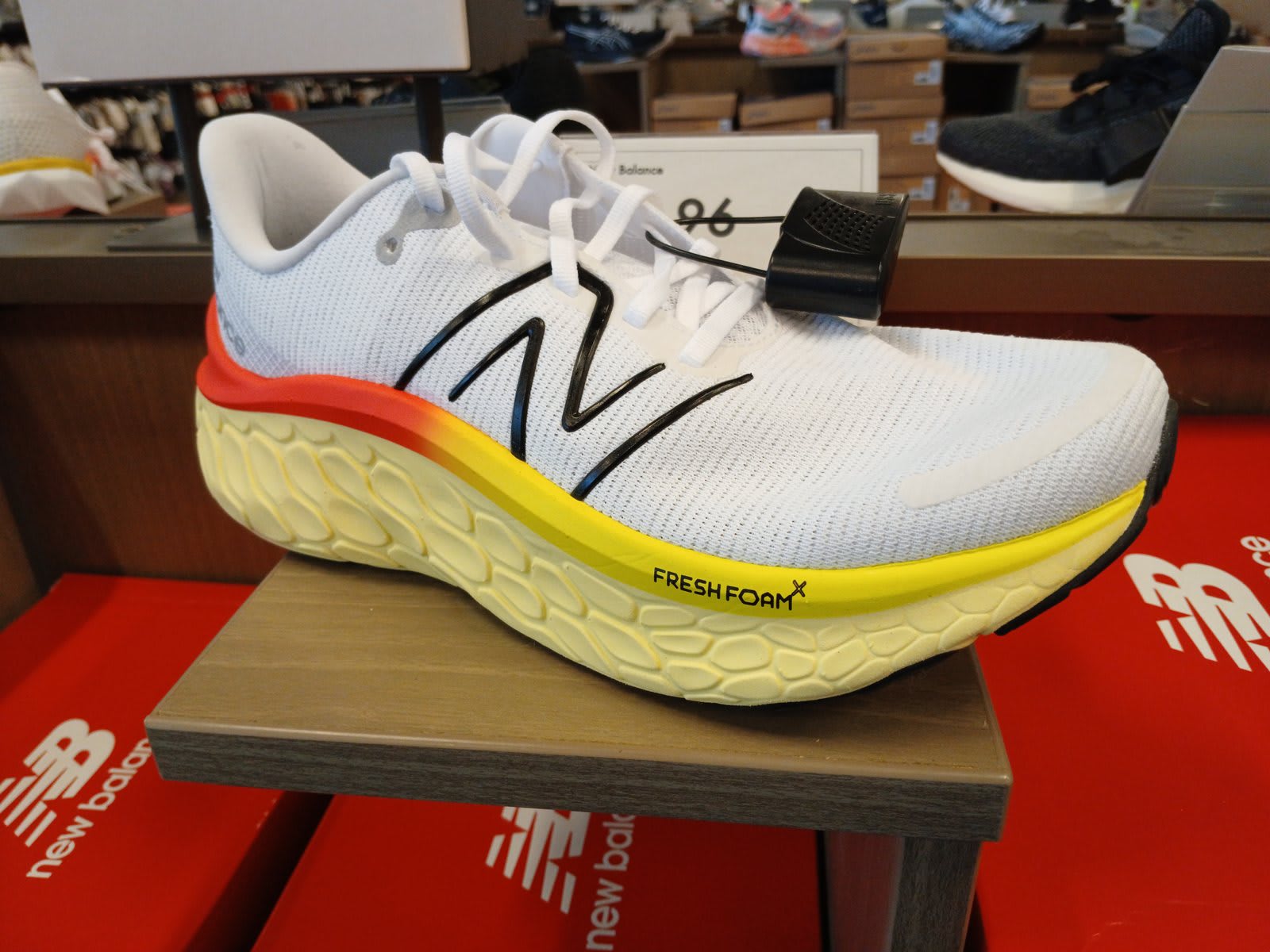 New Balance Vibram MT10: l’esprit « Miu Miu » dans une sneaker surprenante