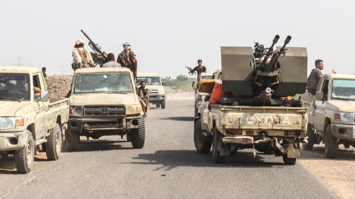 Offensive massive des rebelles houthistes vers le détroit stratégique de Bab al-Mandab