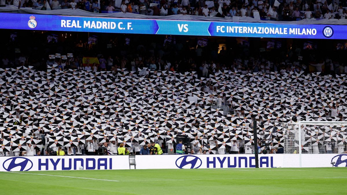 Les supporters du Real Madrid rendent hommage à la ville de Ceuta