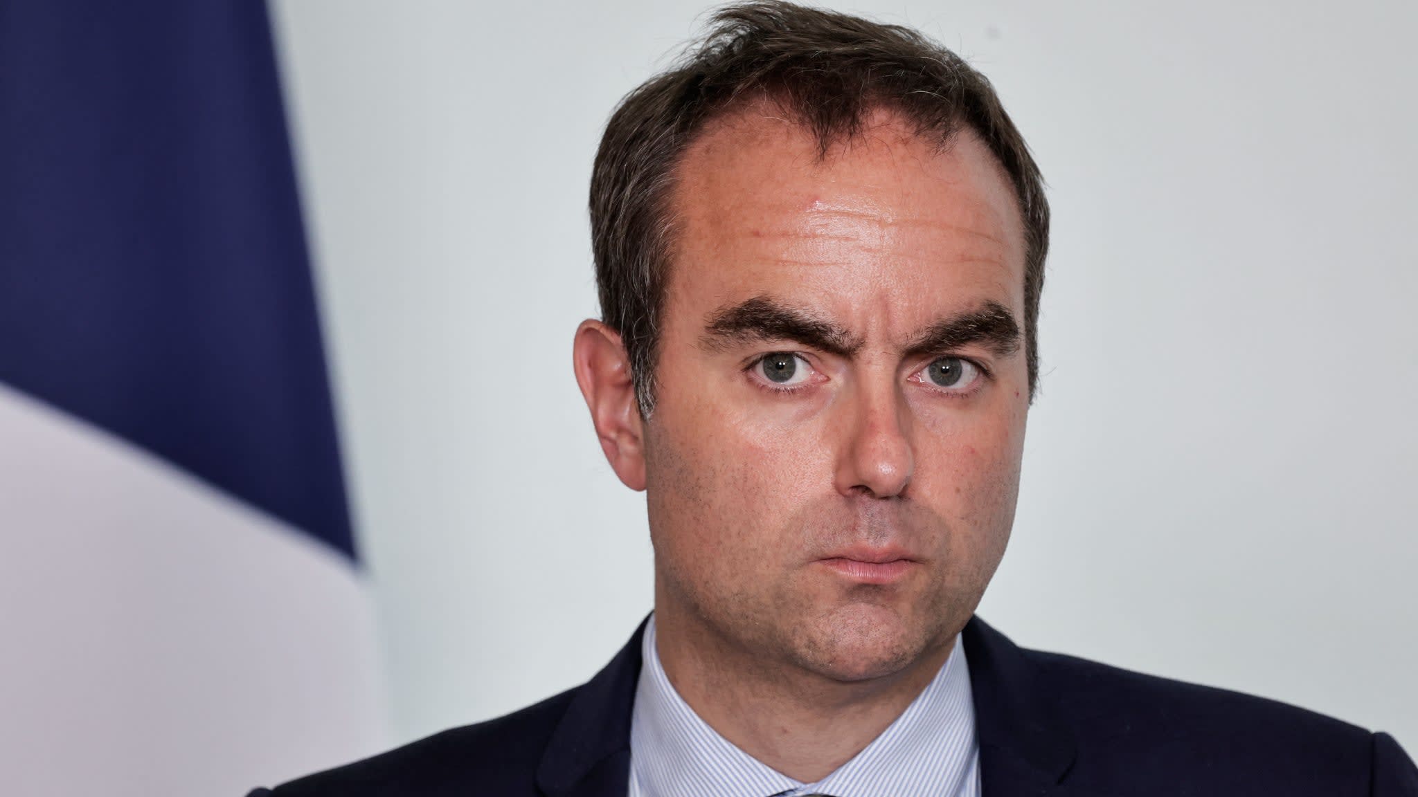 Budget : Sébastien Lecornu annonce la baisse de la surtaxe des grandes entreprises