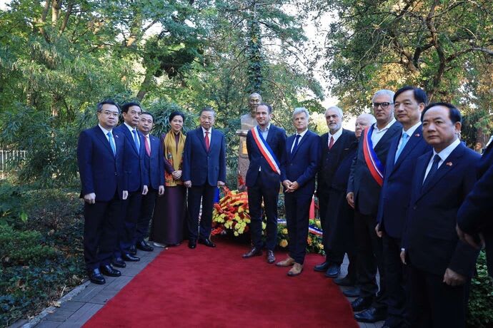 Le président vietnamien Tô Lâm commémore Hô Chi Minh à Montreuil