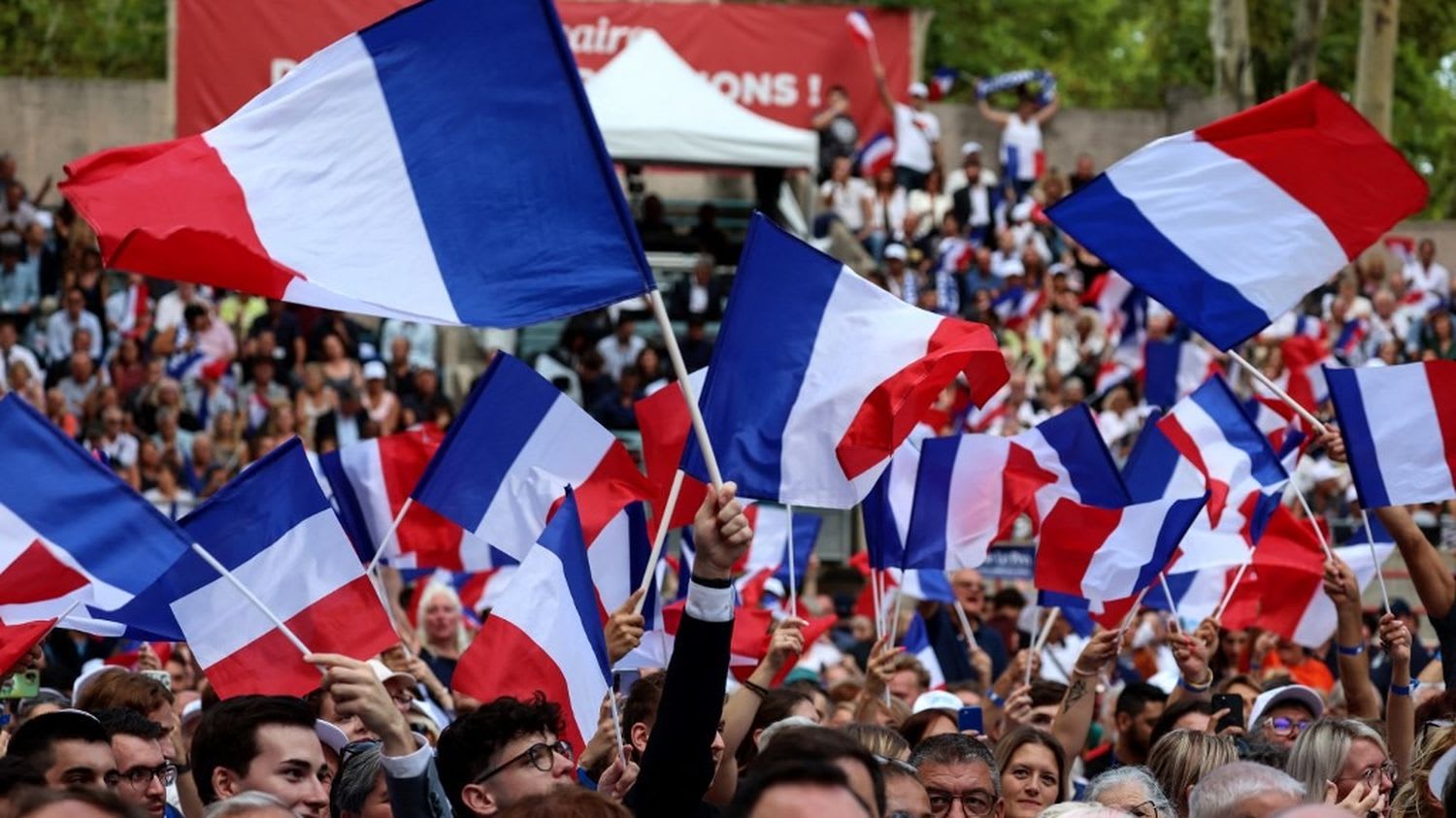 Le Rassemblement national élabore une nouvelle stratégie pour séduire les banlieues