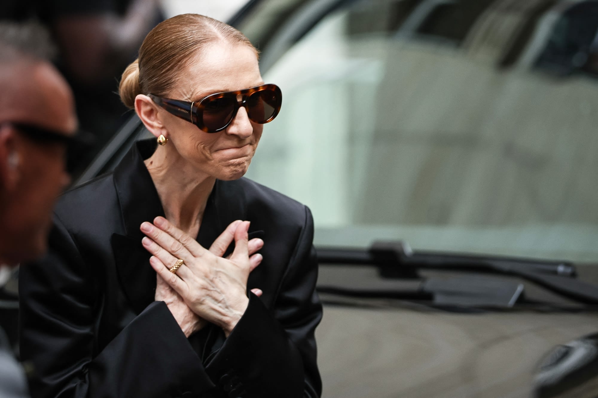 Céline Dion s'offre un bain de foule à Paris avant de rejoindre la Plenitude Arena